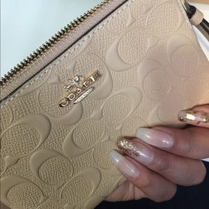 NWT COACH Zip wristlet nude/tan